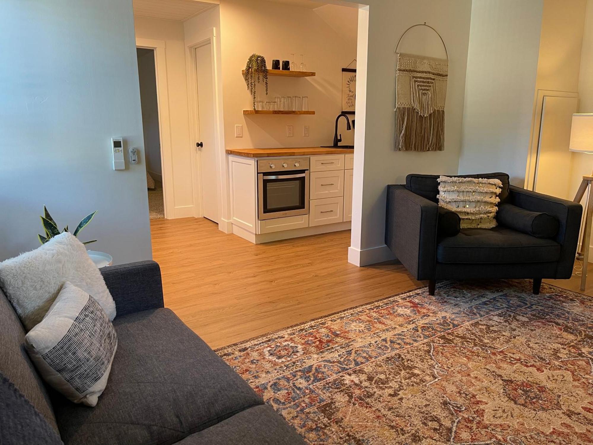 Newly Renovated, Modern And Cosy One Bedroom Condo With Full Kitchen And Lounge Redding Εξωτερικό φωτογραφία